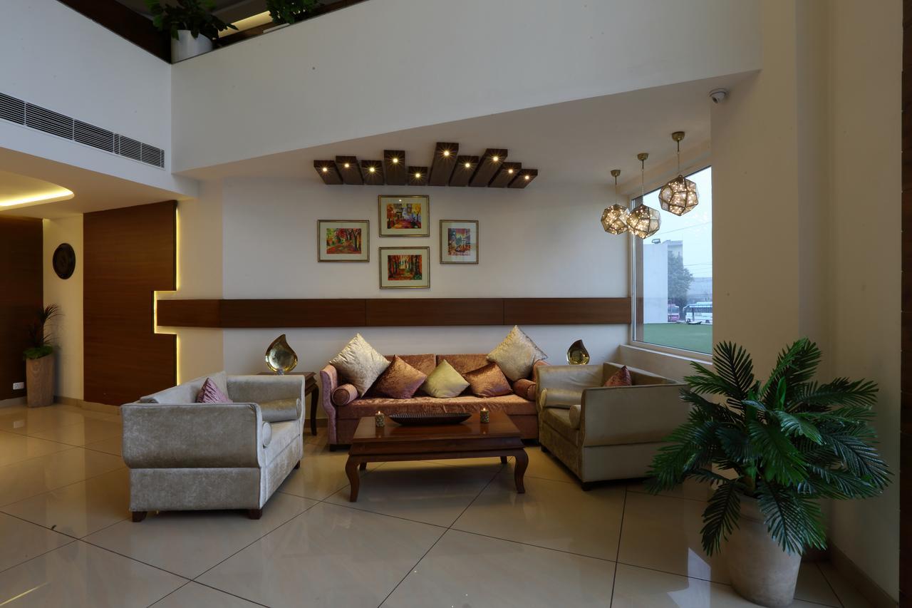 Grand Hotel Nawanshahr Nawāshahr 外观 照片
