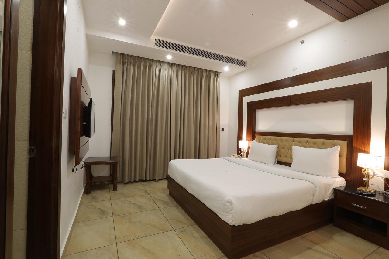 Grand Hotel Nawanshahr Nawāshahr 外观 照片