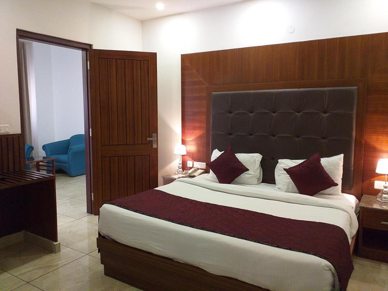 Grand Hotel Nawanshahr Nawāshahr 外观 照片