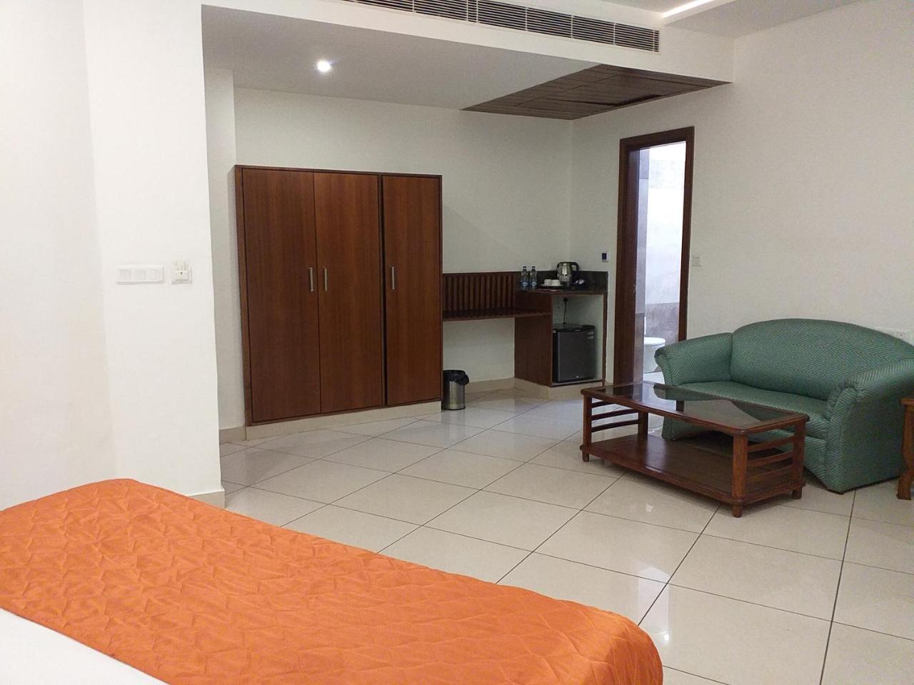Grand Hotel Nawanshahr Nawāshahr 外观 照片
