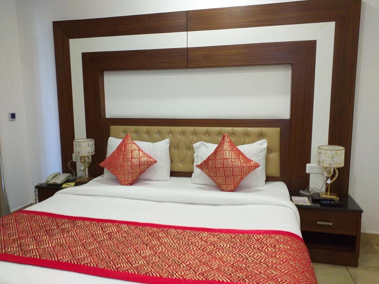 Grand Hotel Nawanshahr Nawāshahr 外观 照片